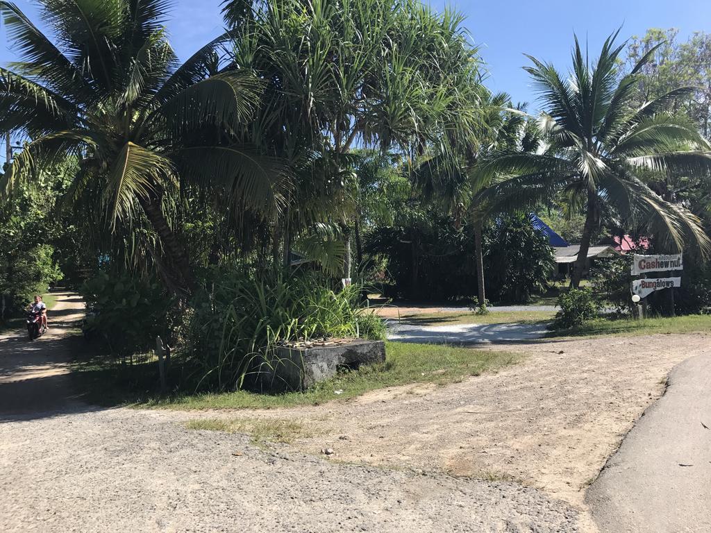 Cashew Nut Bungalows Hotel Ao Nang Exterior photo