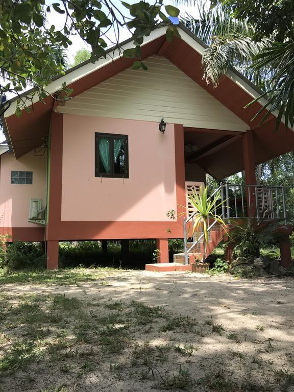 Cashew Nut Bungalows Hotel Ao Nang Exterior photo