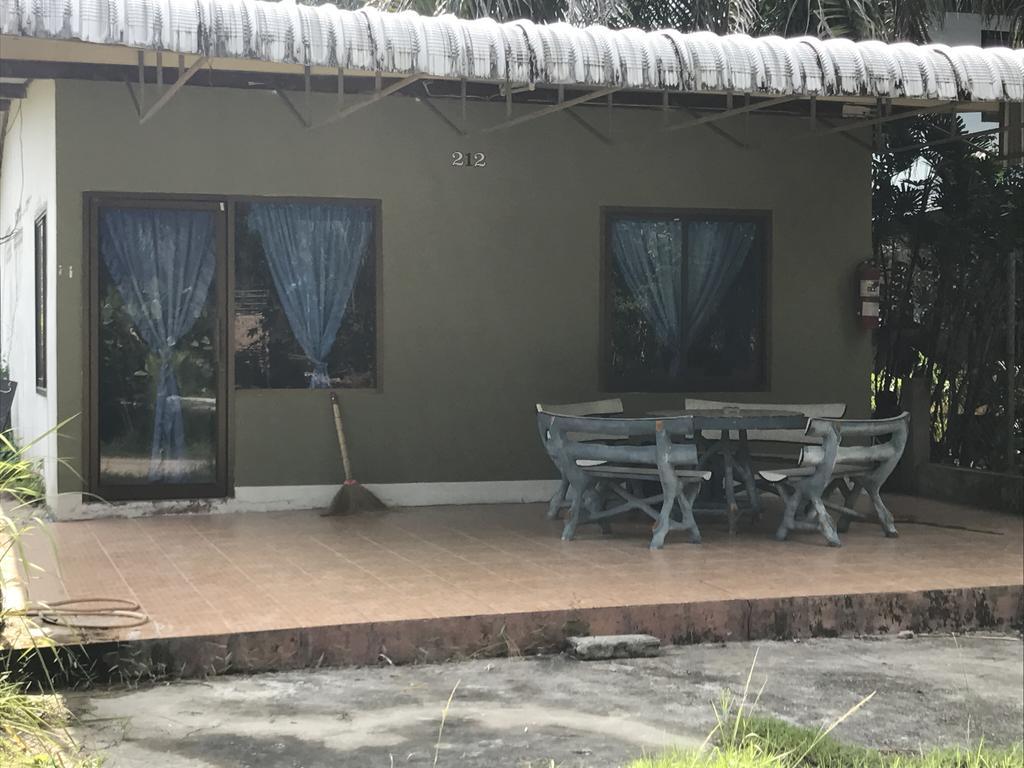Cashew Nut Bungalows Hotel Ao Nang Exterior photo