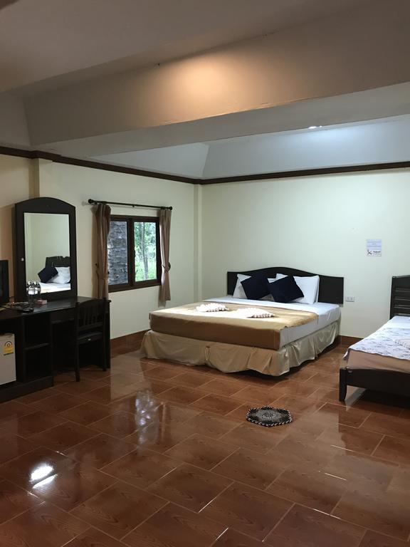 Cashew Nut Bungalows Hotel Ao Nang Exterior photo